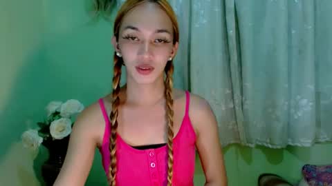 Snapshot of kween_romance chatting on February 2025 12:25:02 PM Kween online show from February 2025 12:25:02 PM