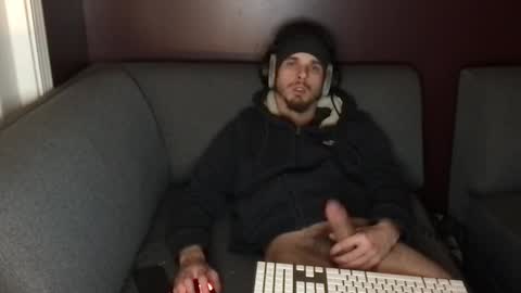 kxng222 online show from December 2025 05:35:01 AM