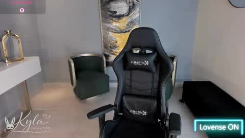 Snapshot of kylamorrison chatting on March 2026 12:01:02 PM I am Kyla online show from March 2026 12:01:02 PM