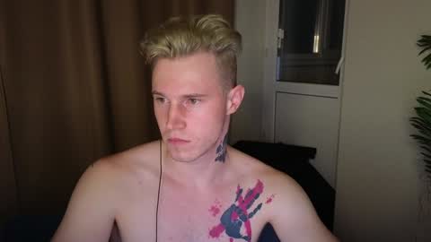 Snapshot of kyle_4u chatting on January 2025 10:44:02 PM Kyle online show from January 2025 10:44:02 PM