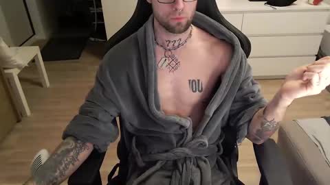 Snapshot of kyle_alternative chatting on December 2024 03:37:01 AM Kyle online show from December 2024 03:37:01 AM