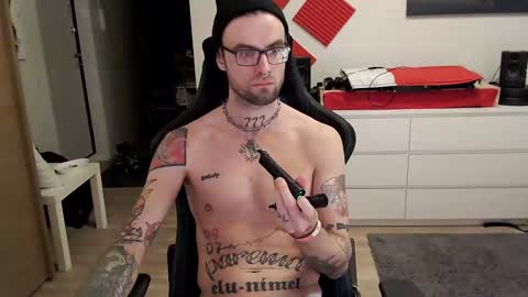 Snapshot of kyle_alternative chatting on January 2025 08:42:01 PM Kyle online show from January 2025 08:42:01 PM