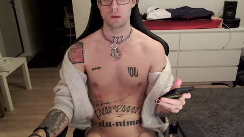 Snapshot of kyle_alternative chatting on January 2025 06:38:01 PM Kyle online show from January 2025 06:38:01 PM