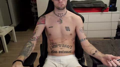 Snapshot of kyle_alternative chatting on January 2025 12:42:01 AM Kyle online show from January 2025 12:42:01 AM