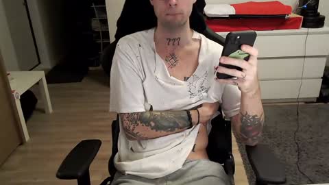 Snapshot of kyle_alternative chatting on January 2025 02:49:02 AM Kyle online show from January 2025 02:49:02 AM