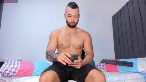 Kyle collinz online show from November 2025 10:21:02 PM