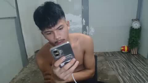 Snapshot of kyle_lourence chatting on May 2026 10:58:01 PM kyle_lourence online show from May 2026 10:58:01 PM