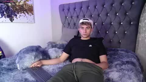 Snapshot of kyle_marsh chatting on September 2025 12:45:02 AM Kyle online show from September 2025 12:45:02 AM