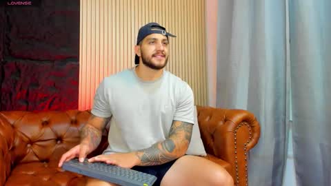 kylenorth_ online show from November 2025 12:38:01 PM