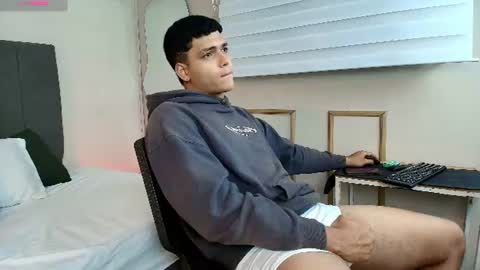 Kyliam online show from July 2026 01:03:01 AM