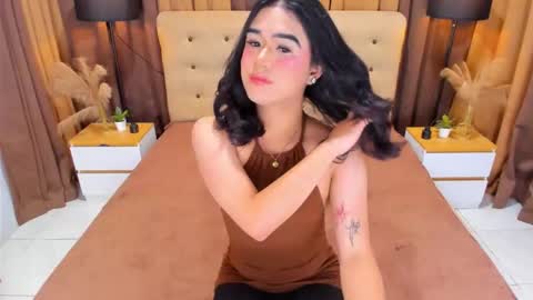 Snapshot of kylie_cums chatting on February 2026 02:02:01 PM kylie_cums online show from February 2026 02:02:01 PM