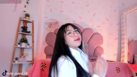 Snapshot of kylie_evans_18 chatting on March 2026 07:15:01 AM Kylie online show from March 2026 07:15:01 AM