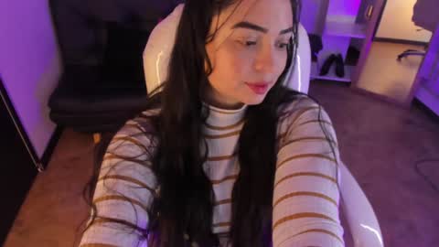 Snapshot of kylie_fire chatting on January 2025 01:30:01 PM kylie online show from January 2025 01:30:01 PM