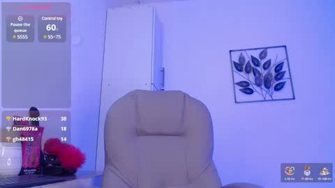 Snapshot of kylie_golden chatting on December 2024 07:01:01 PM Kylie Myers online show from December 2024 07:01:01 PM