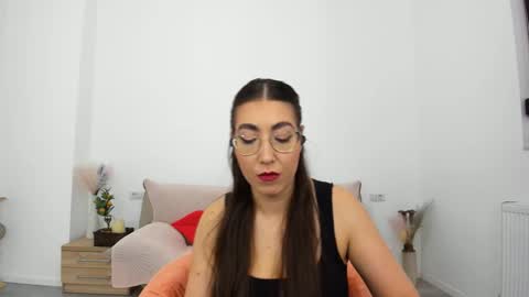 Kylie online show from September 2025 06:22:01 PM