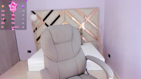 Snapshot of kylie_reyes chatting on February 2026 07:33:02 PM Kylie Reyes online show from February 2026 07:33:02 PM