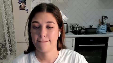 Snapshot of kylieblond chatting on November 2025 08:08:01 PM Din online show from November 2025 08:08:01 PM