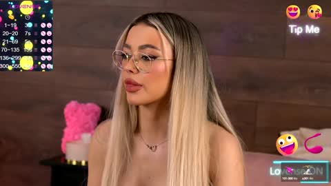 Snapshot of kyliejoyce chatting on December 2024 03:30:02 AM Kylie online show from December 2024 03:30:02 AM
