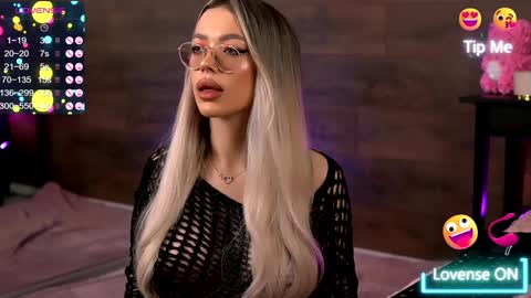 Snapshot of kyliejoyce chatting on December 2024 03:19:01 AM Kylie online show from December 2024 03:19:01 AM