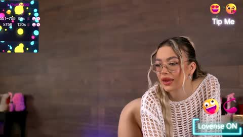 Snapshot of kyliejoyce chatting on December 2024 10:13:02 PM Kylie online show from December 2024 10:13:02 PM