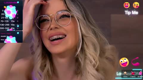 Snapshot of kyliejoyce chatting on January 2025 12:48:01 AM Kylie online show from January 2025 12:48:01 AM