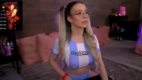 Snapshot of kyliejoyce chatting on February 2025 05:22:01 PM Kylie online show from February 2025 05:22:01 PM