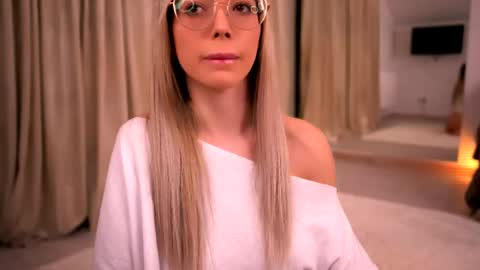Snapshot of kyliejoyce chatting on June 2026 08:34:02 PM Kylie online show from June 2026 08:34:02 PM