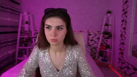 Nicole online show from June 2026 06:48:01 AM