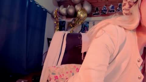   online show from February 2025 09:17:01 PM