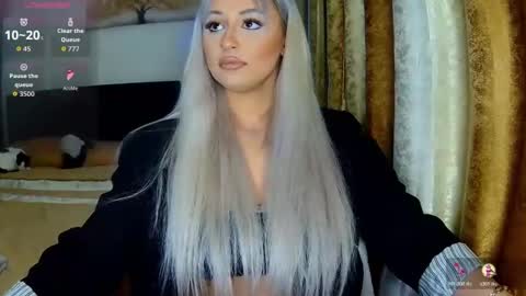 kylie online show from December 2025 05:42:02 PM