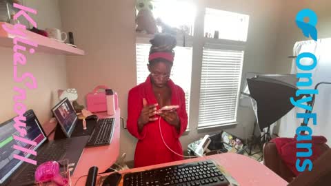 Kylie Snow online show from April 2026 05:30:01 PM