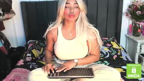 Snapshot of kyliewhiteboobs chatting on March 2025 08:20:02 PM kylie white boobs online show from March 2025 08:20:02 PM