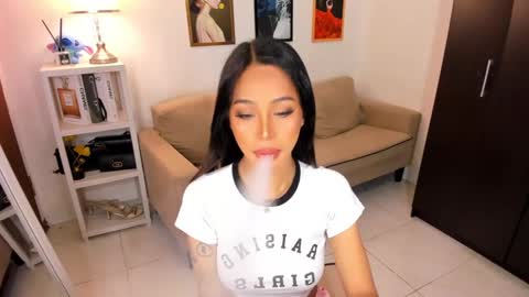 Snapshot of kyll_collins chatting on February 2025 01:46:02 AM kyll_collins online show from February 2025 01:46:02 AM