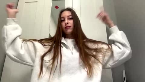 Snapshot of kymberlyrosenlof chatting on March 2026 03:01:01 AM Selena online show from March 2026 03:01:01 AM