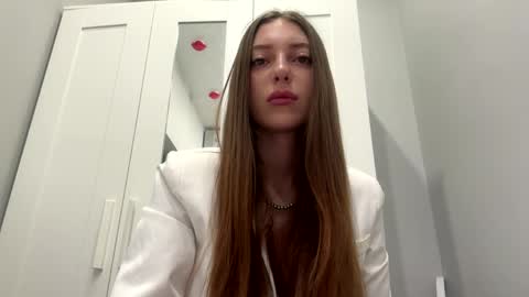 Snapshot of kymberlyrosenlof chatting on March 2026 01:18:01 AM Selena online show from March 2026 01:18:01 AM