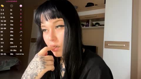 Eva online show from November 2025 10:20:01 AM