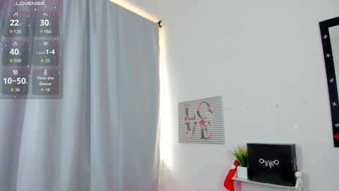 Alejandra online show from December 2025 07:10:02 PM