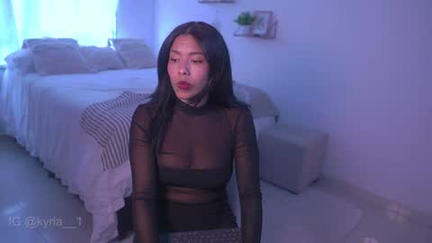 schedule 300 pm - 1100pm colombia time online show from February 2025 09:48:01 PM