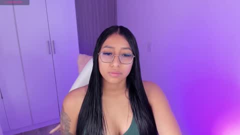 Snapshot of kyy_isa chatting on March 2026 05:19:01 PM IG online show from March 2026 05:19:01 PM