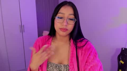 Snapshot of kyy_isa chatting on March 2026 03:56:01 AM IG online show from March 2026 03:56:01 AM