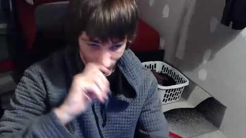 l1v1nth3dr3am online show from January 2026 05:49:02 PM