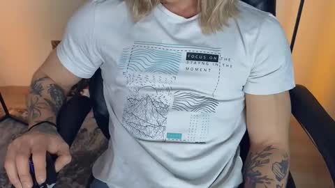 Snapshot of l_adonis_l chatting on November 2025 11:49:01 AM Adonis online show from November 2025 11:49:01 AM