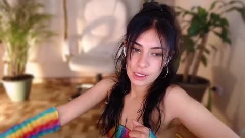 Snapshot of l_e_a chatting on December 2024 04:39:01 AM l_e_a online show from December 2024 04:39:01 AM