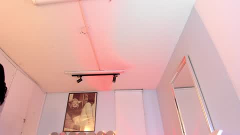 Cris  online show from December 2024 12:03:01 PM