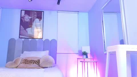 Cris  online show from February 2025 11:33:01 AM