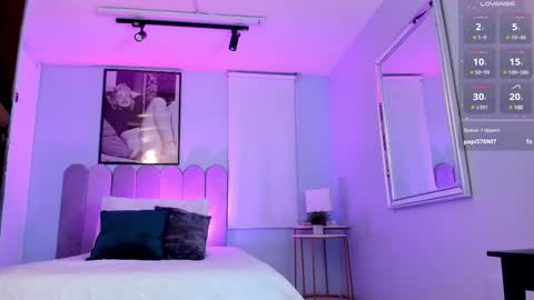 Cris  online show from March 2025 11:42:02 AM