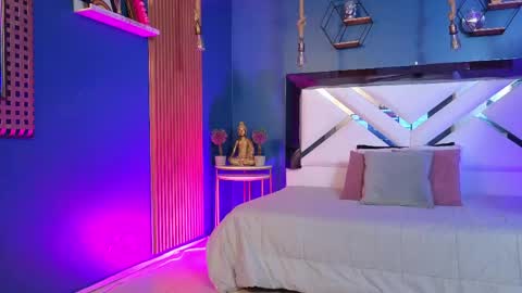 Cris  online show from May 2026 11:04:01 AM