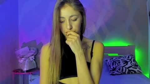 Snapshot of laangelsa chatting on February 2025 04:25:02 PM LaAngel online show from February 2025 04:25:02 PM