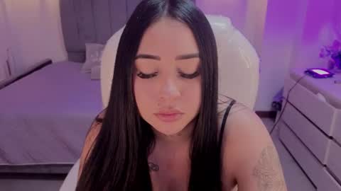  L A R A   online show from June 2026 07:55:02 PM