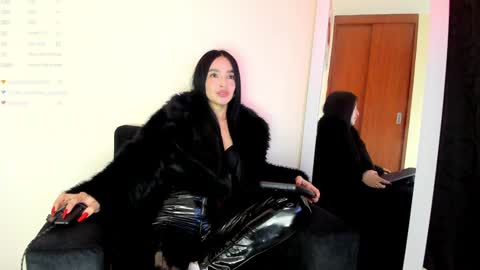 Snapshot of lace_victoria chatting on January 2025 02:14:01 AM lace_victoria online show from January 2025 02:14:01 AM
